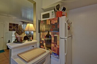 2437 E Clarendon Ave, Unit # 3 in Phoenix, AZ - Building Photo - Building Photo