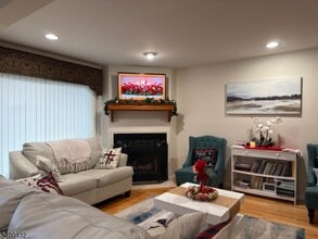 68 Patriots Rd in Morris Plains, NJ - Building Photo - Building Photo