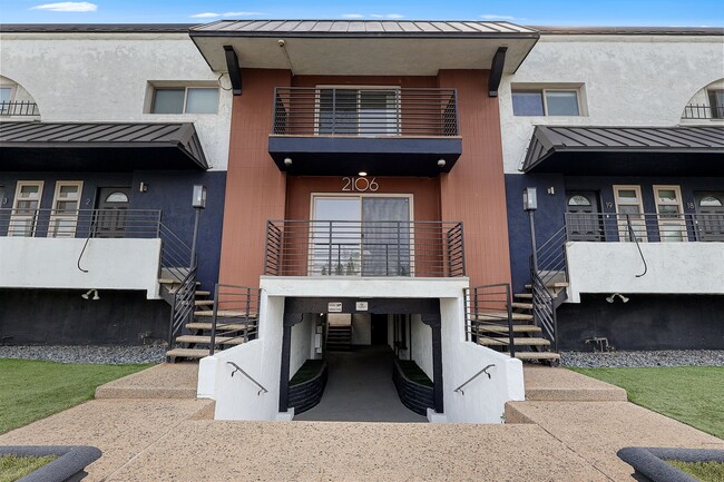 CitiZen Beach Collection on Manhattan in Redondo Beach, CA - Building Photo - Building Photo