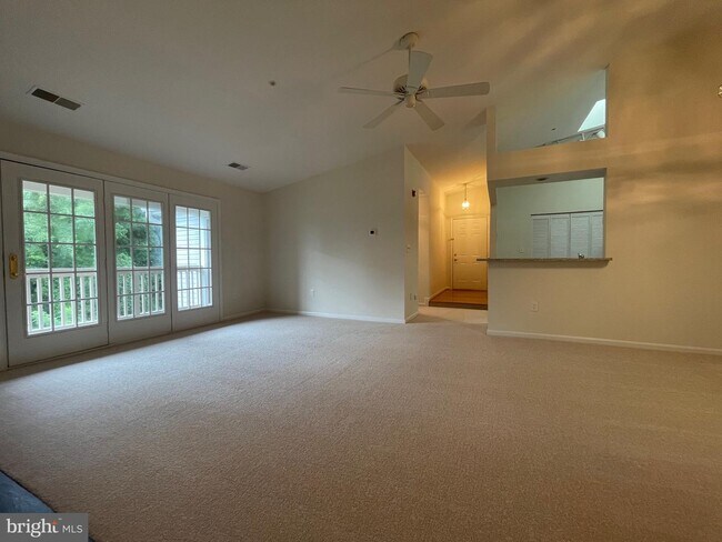 6103 Wigmore Ln-Unit -M in Alexandria, VA - Building Photo - Building Photo