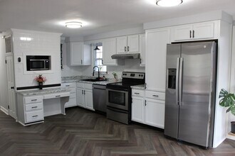 9033 Rapidan Dr in Fredericksburg, VA - Foto de edificio - Building Photo