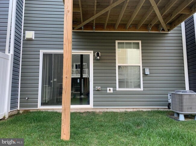 1809 Kellington Ct in Odenton, MD - Foto de edificio - Building Photo