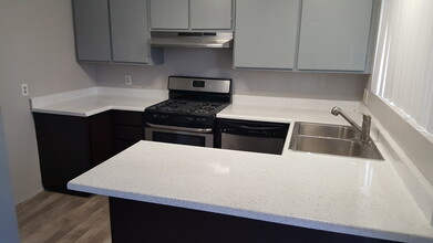 8451 Lomker Way in Santee, CA - Building Photo - Building Photo