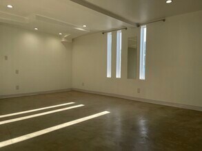 479 Nassau Ave in Los Angeles, CA - Building Photo - Building Photo