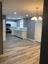 514 Oak St in Sanger, TX - Building Photo - Building Photo