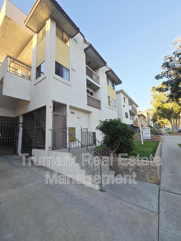553 E Orange Grove Ave in Burbank, CA - Building Photo - Building Photo