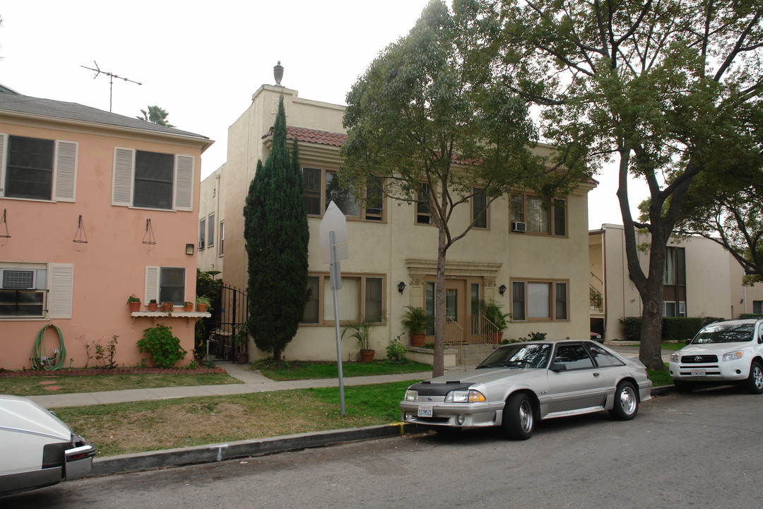 208 E Lomita Ave in Glendale, CA - Building Photo