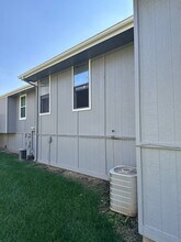 5716 N London Ave in Kansas City, MO - Building Photo - Building Photo