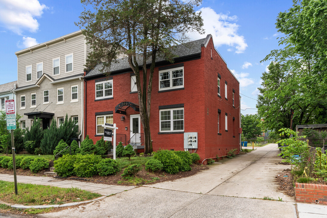 222 20th St NE in Washington, DC - Building Photo