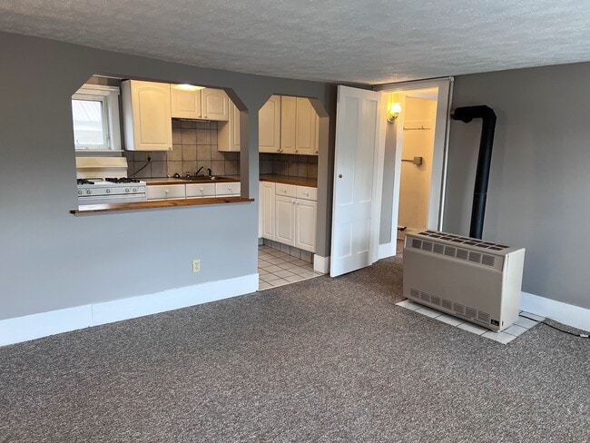 17 Elm St, Unit 3 in Lancaster, NH - Building Photo - Building Photo