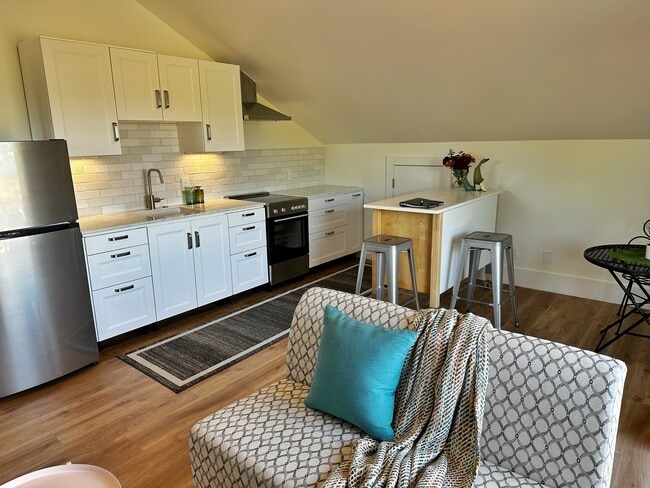 521 Palm St, Unit A