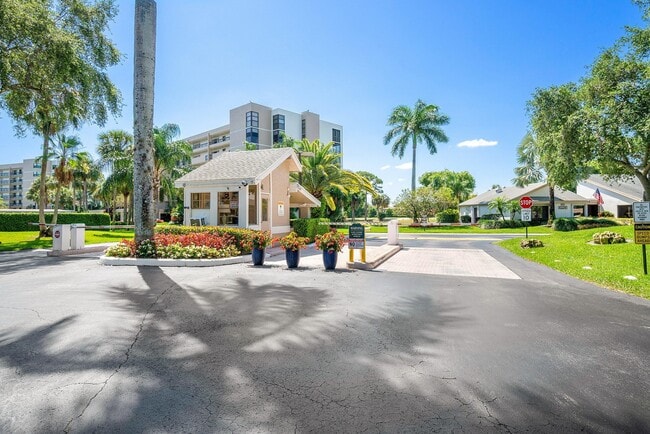 property at 6662 Boca Del Mar Dr