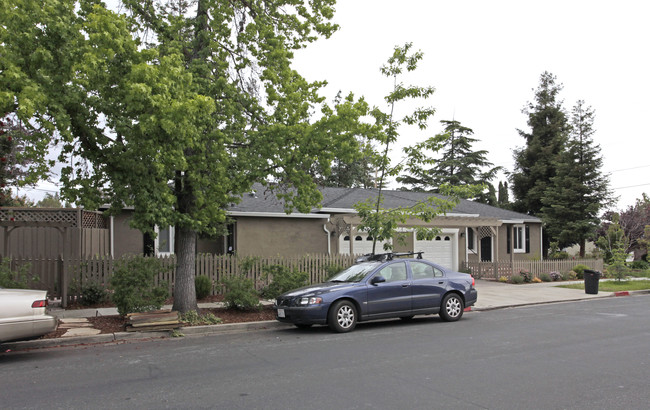 1404-1406 Madison Ave in Redwood City, CA - Building Photo - Building Photo