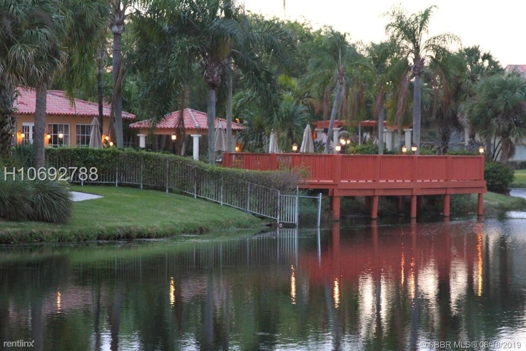 10781 Cleary Blvd-Unit -Apt 211 in Plantation, FL - Building Photo