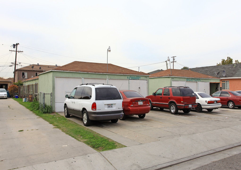 4744 E 57th St in Maywood, CA - Building Photo