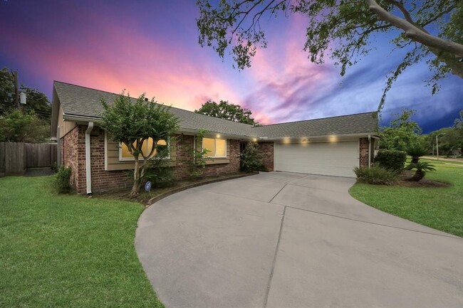 5727 Cheltenham Dr in Houston, TX - Building Photo - Building Photo