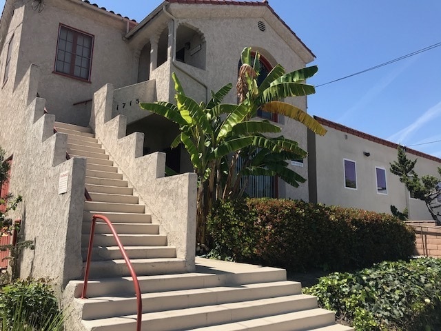1715 Termino Ave