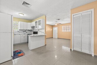 150 E 12th St in Hialeah, FL - Building Photo - Building Photo