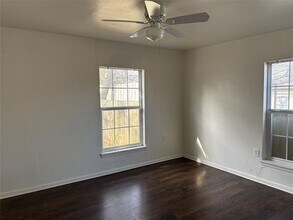 102 W Elm St in Edgewood, TX - Building Photo - Building Photo