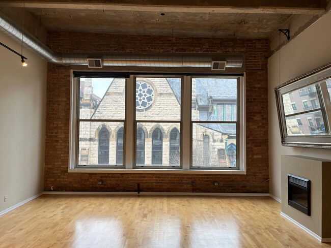 2000 S Michigan Ave, Unit 302 in Chicago, IL - Foto de edificio - Building Photo