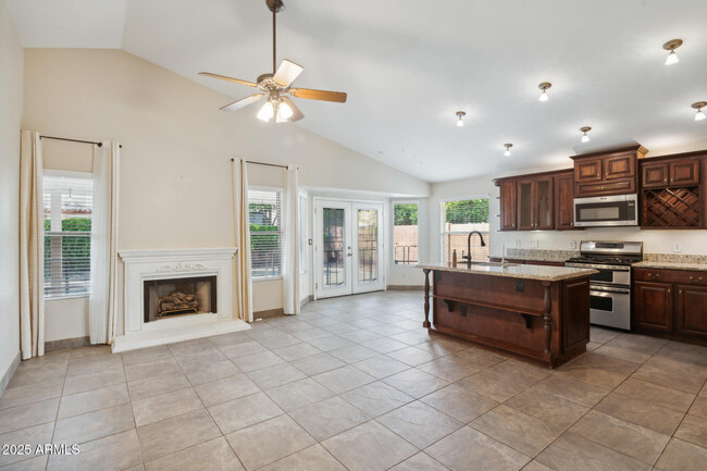 8021 W Rue De Lamour in Peoria, AZ - Foto de edificio - Building Photo
