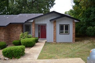 11 Cortez Way in Hot Springs, AR - Building Photo