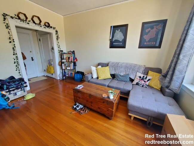 31 Herrick Rd, Unit 4A in Newton, MA - Foto de edificio - Building Photo