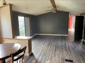 28 Rose St, Unit Lot 10 S in New Martinsville, WV - Foto de edificio - Building Photo