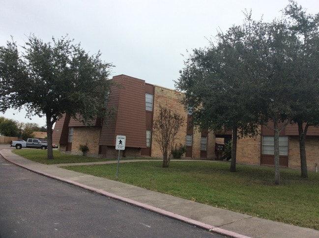 Portland Contessa Apartments in Portland, TX - Foto de edificio - Building Photo