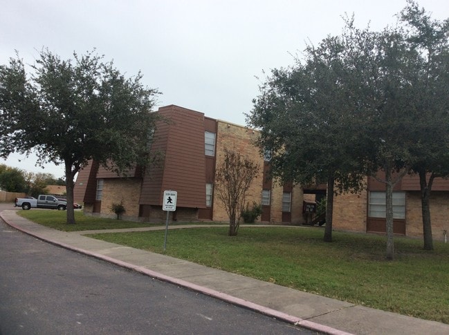 Portland Contessa Apartments in Portland, TX - Building Photo - Building Photo