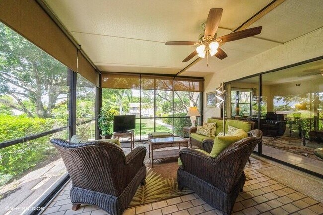 7485 SE Jamestown Terrace in Hobe Sound, FL - Building Photo - Building Photo