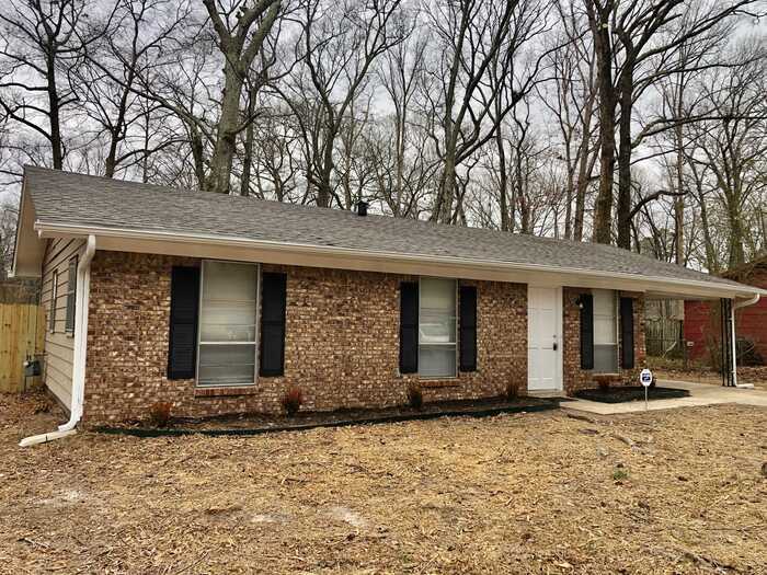 11301 Donnie Dr in Shannon Hills, AR - Building Photo