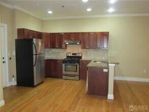 547 Sayre Ave in Perth Amboy, NJ - Building Photo - Building Photo
