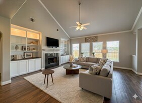 12805 Flat Creek Dr in Pearland, TX - Building Photo