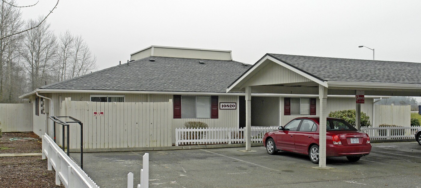 Firglen Village in Puyallup, WA - Foto de edificio