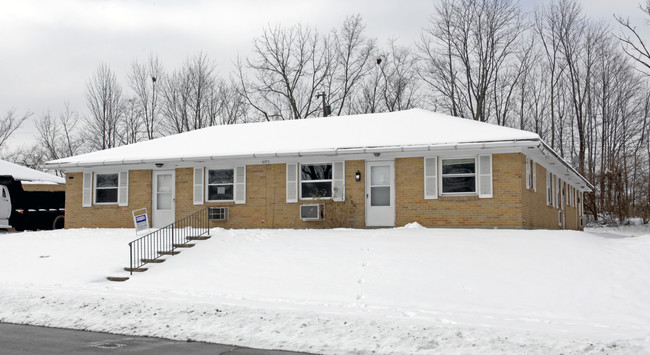 4379 Fair Oaks Rd in Dayton, OH - Foto de edificio - Building Photo