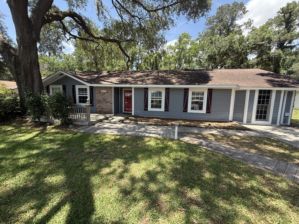 4009 Dogwood St in Beaufort, SC - Building Photo