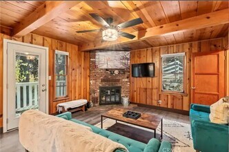 26776 CA-189 in Lake Arrowhead, CA - Foto de edificio - Building Photo