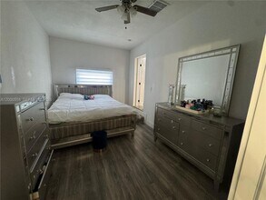 427 NW 19th Ave in Fort Lauderdale, FL - Foto de edificio - Building Photo