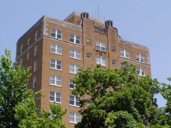 Forest Park Apartments in Fort Worth, TX - Foto de edificio - Building Photo