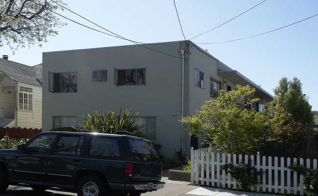 Bay Street Apartments in Alameda, CA - Foto de edificio - Building Photo