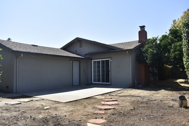 2880 Chiplay St in Sacramento, CA - Building Photo - Building Photo