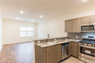 361 Main St in South Amboy, NJ - Foto de edificio - Building Photo