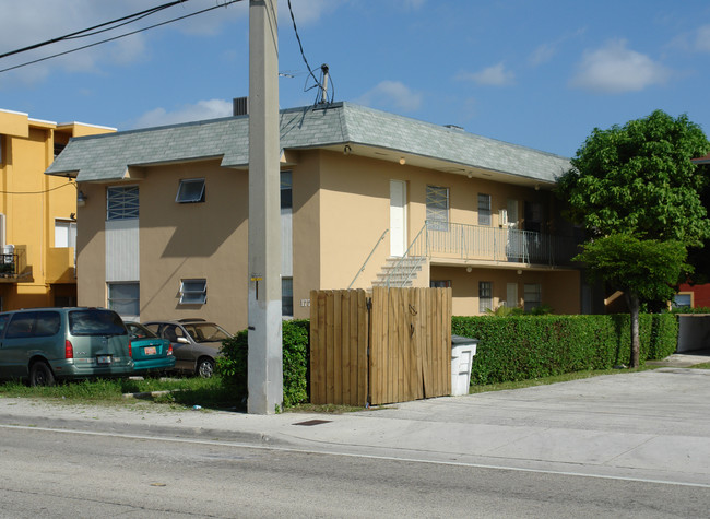 1779 SW 7th St in Miami, FL - Building Photo - Building Photo