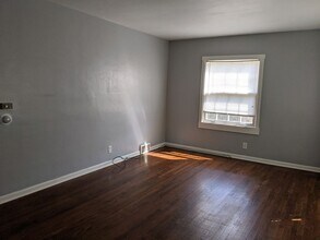 11 Blackhawk Hills Dr in Rock Island, IL - Building Photo - Building Photo