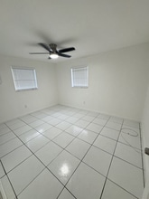 4742 Myrtle Dr, Unit 4744 in Greenacres, FL - Building Photo - Building Photo