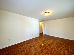 30 Branning St in Asheville, NC - Building Photo - Building Photo