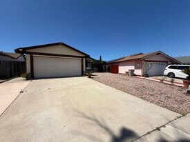 10874 Eberly Ct in San Diego, CA - Building Photo