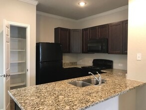 9918 Hazy Bend in San Antonio, TX - Building Photo - Building Photo