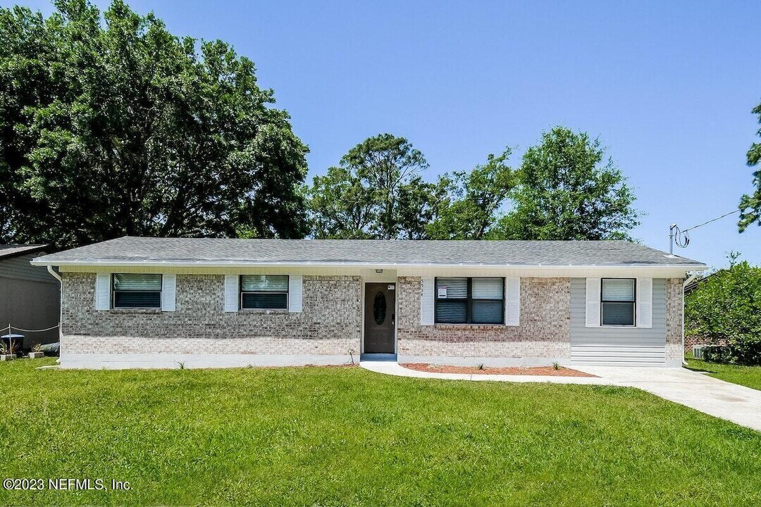 5534 Enchanted Dr in Jacksonville, FL - Building Photo
